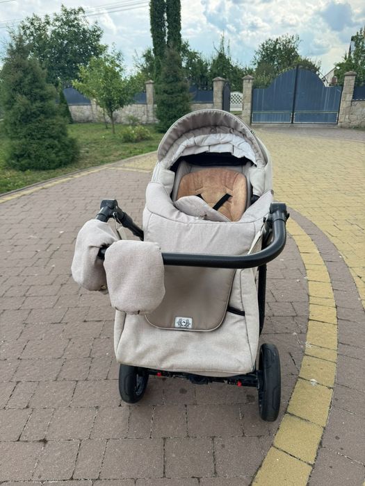 Дитяча коляска 2 в 1 в хорошому стані