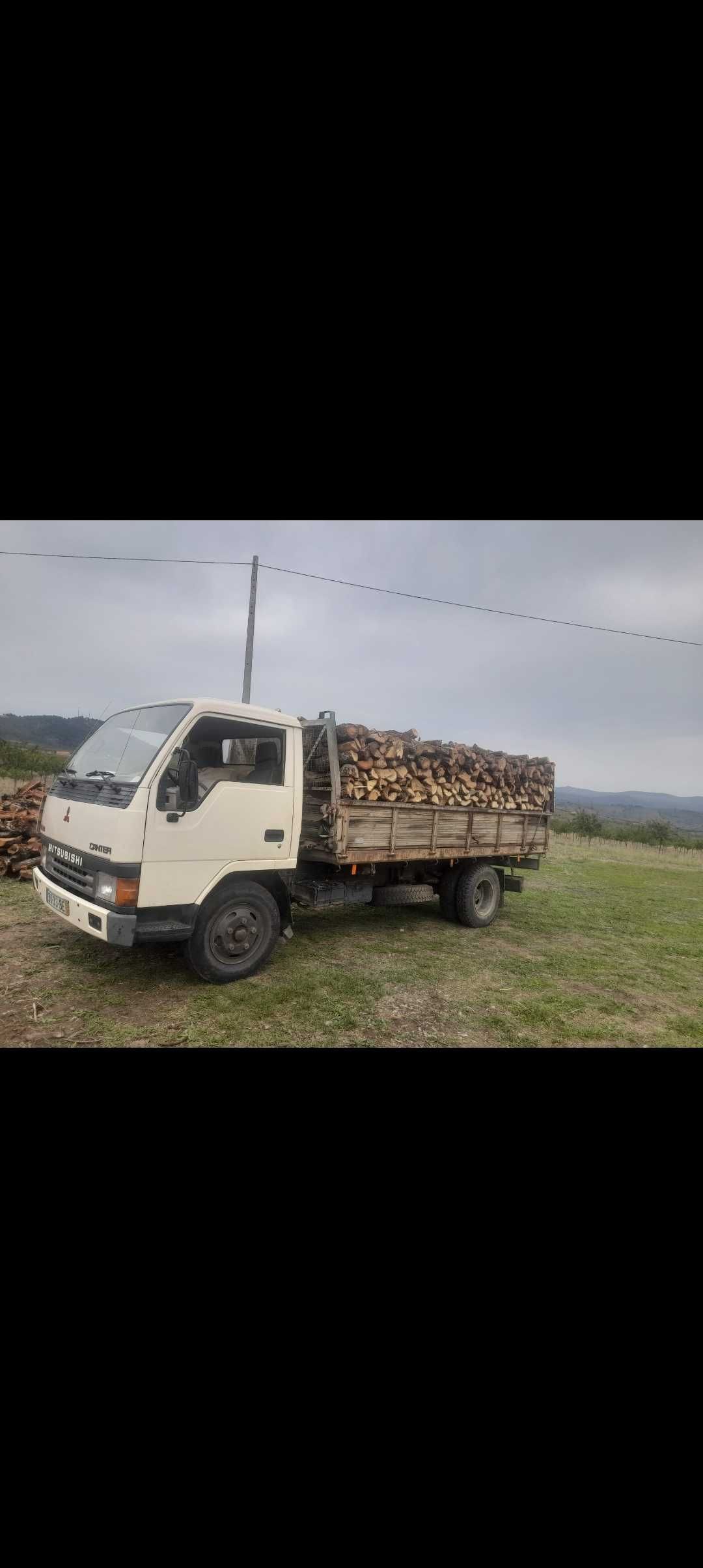 Vende se lenhas.