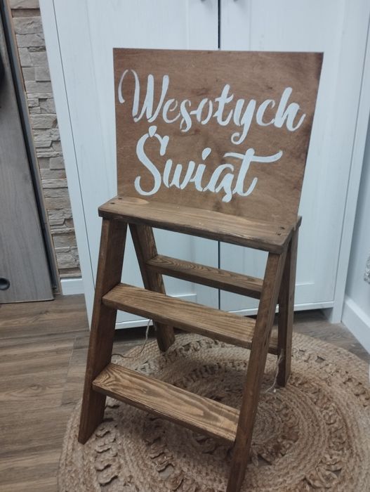 Rekwizyty do sesji drabinka z tabliczką