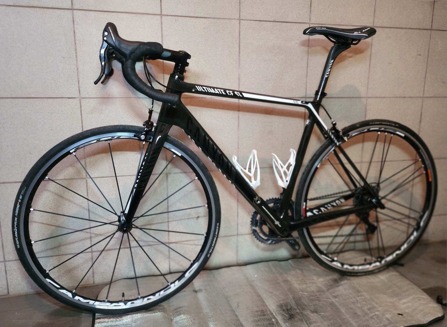 Full Carbon 6.9kg Roz M 54 Canyon Ultimate CF SL F10 Campagnolo Chorus