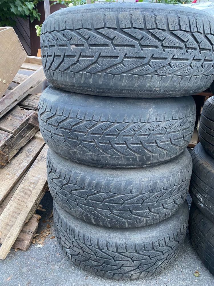 Продам комплект колес на литих дисках