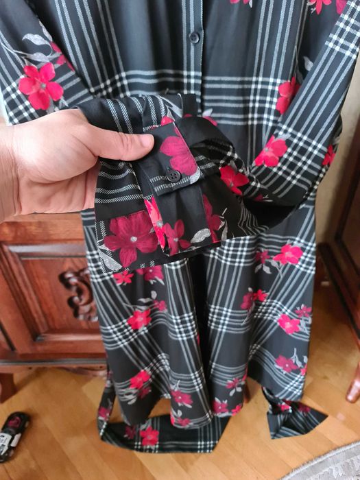 Нарядне плаття в ідеальному стані