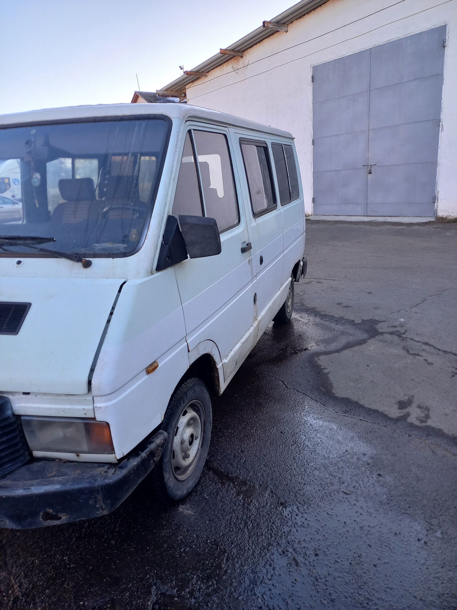 Продам рено трафік