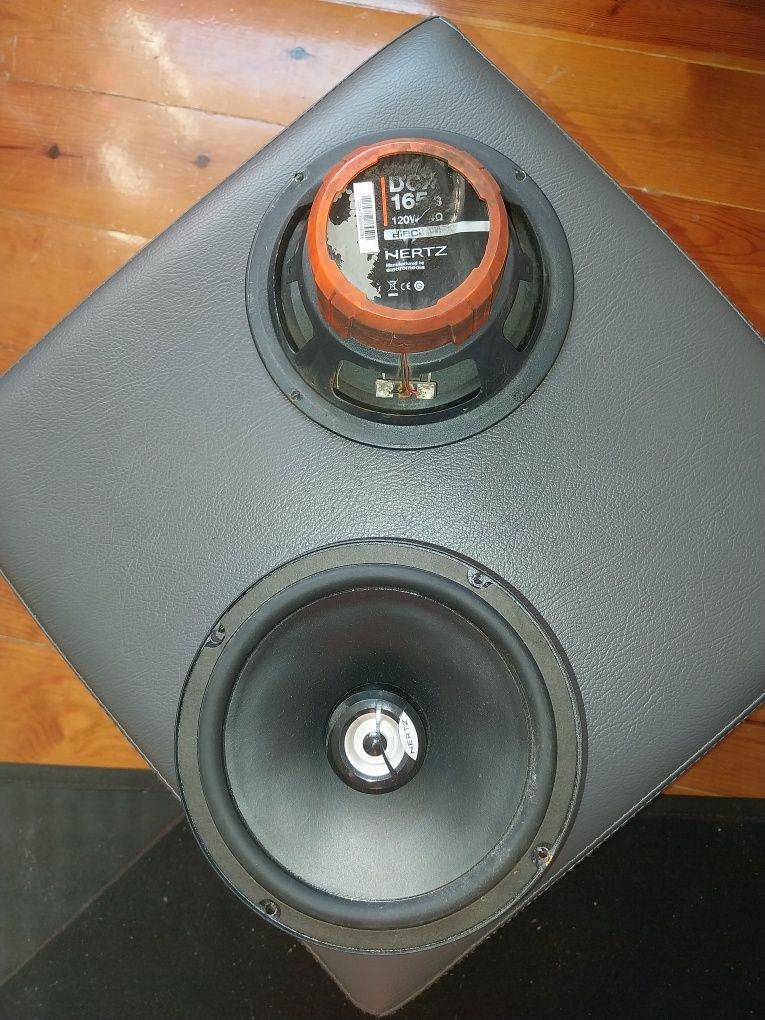 Colunas Hertz DCX165