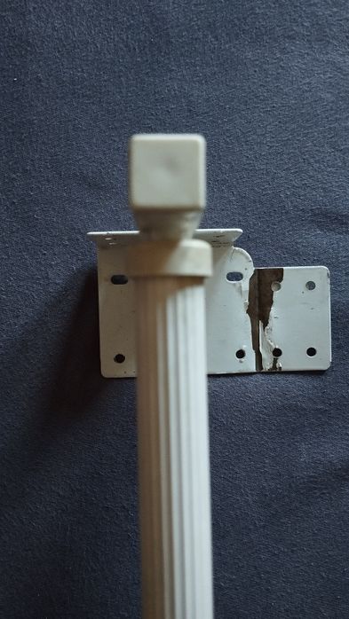 Wieszak trójramienny