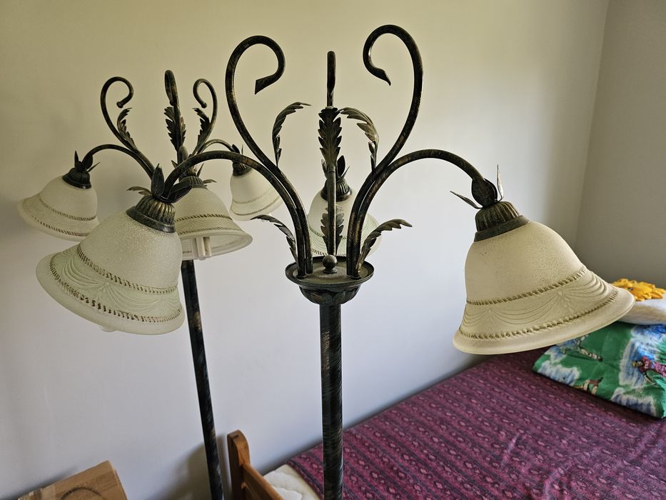 Lampy podłogowe stojące