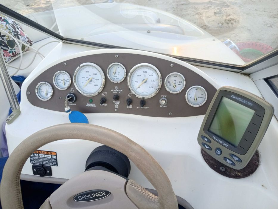 Bayliner 175 катер