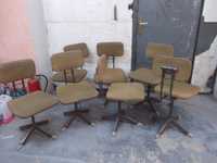 Stare industrialne krzesła warsztatowe