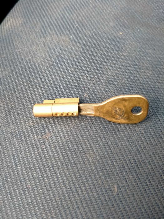 Zamknięcie haka przyczepy n 126