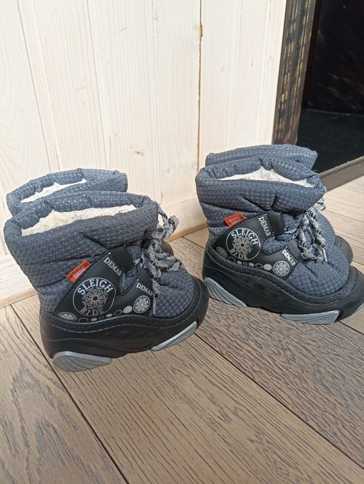 Чоботи. Черевики. Уги.