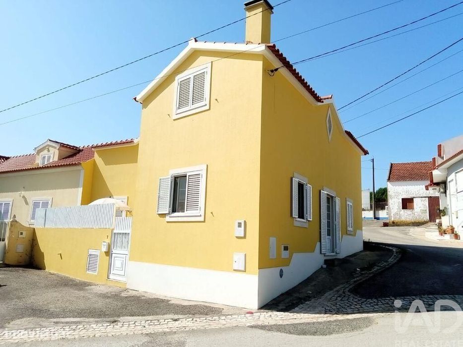 Casa de aldeia T2 em Vila Verde dos Francos de 145,00 m2