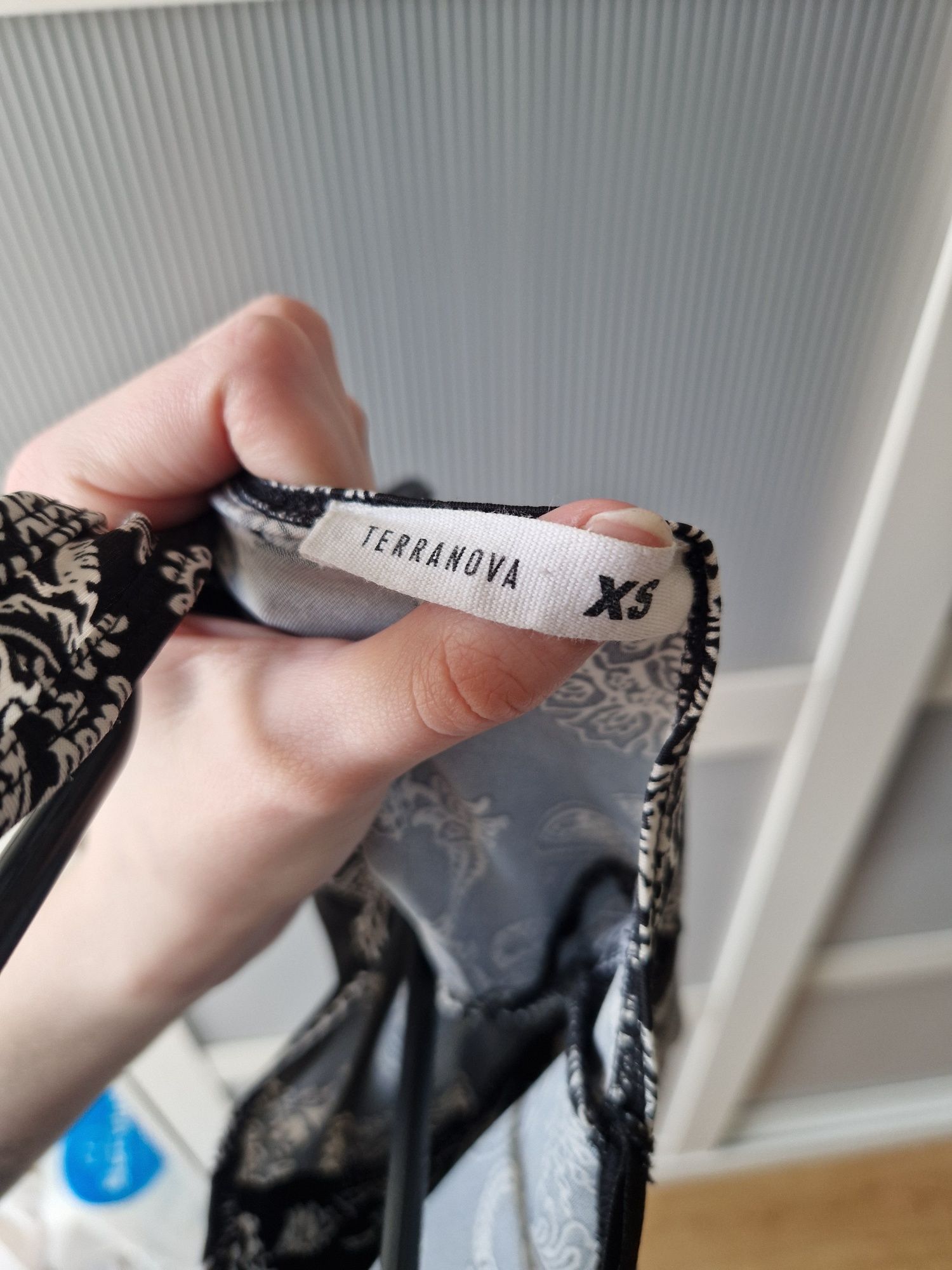 Crop top terranova XS, bez ramiączek, wiązanie na szyi, wzorki bandama