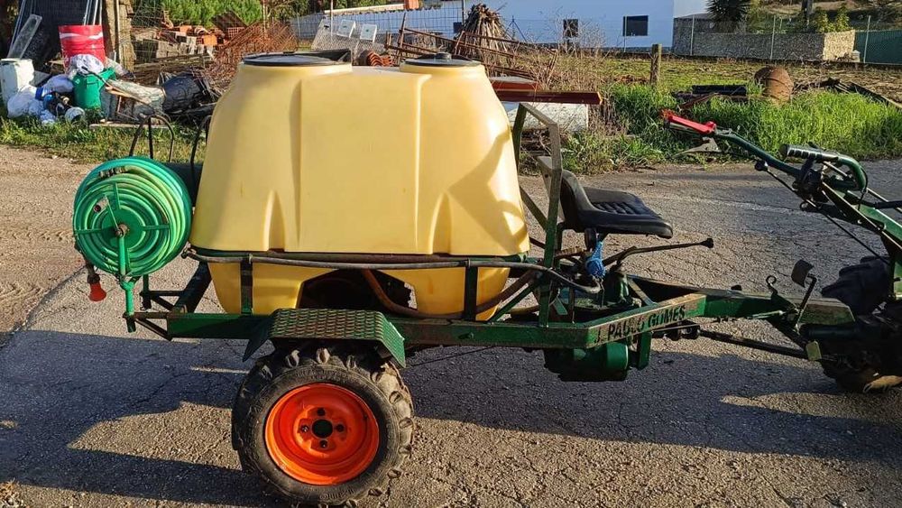 Reboque Pulverizador