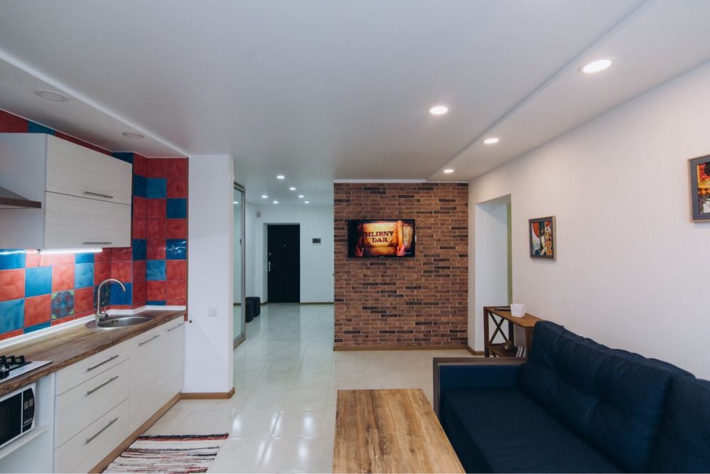 Подобова аренда двокімнатної квартири в центрі міста,вул.Харьківська