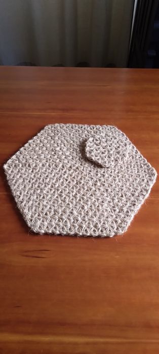 Individual de mesa de crochet em juta