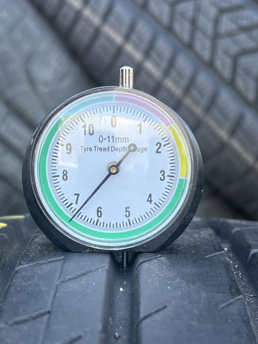 *Opona pojedynka Bridgestone 225/60/18