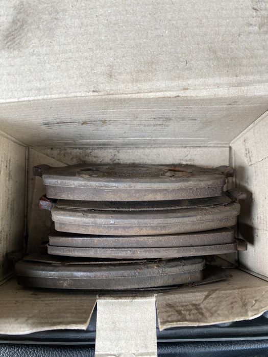 Колодки бу Renault duster 2013 1,6 бензин передні