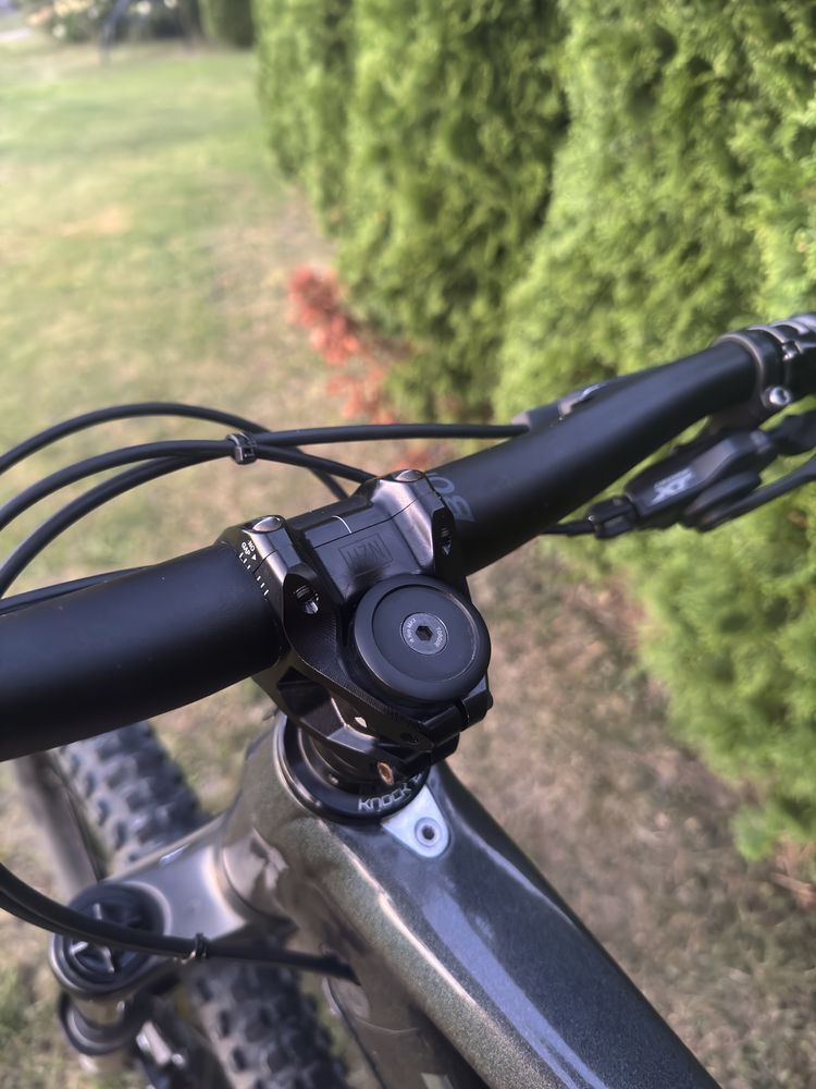 Trek remedy 8 XT M Dark Prismatic