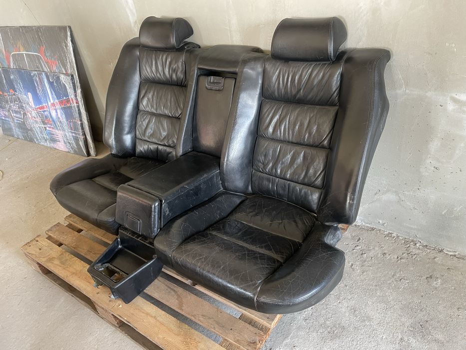 Роздільний задній диван BMW M5 E34