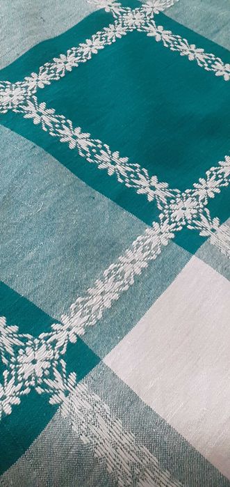 Obrus bawełniany biało zielona krata wzór haftowany