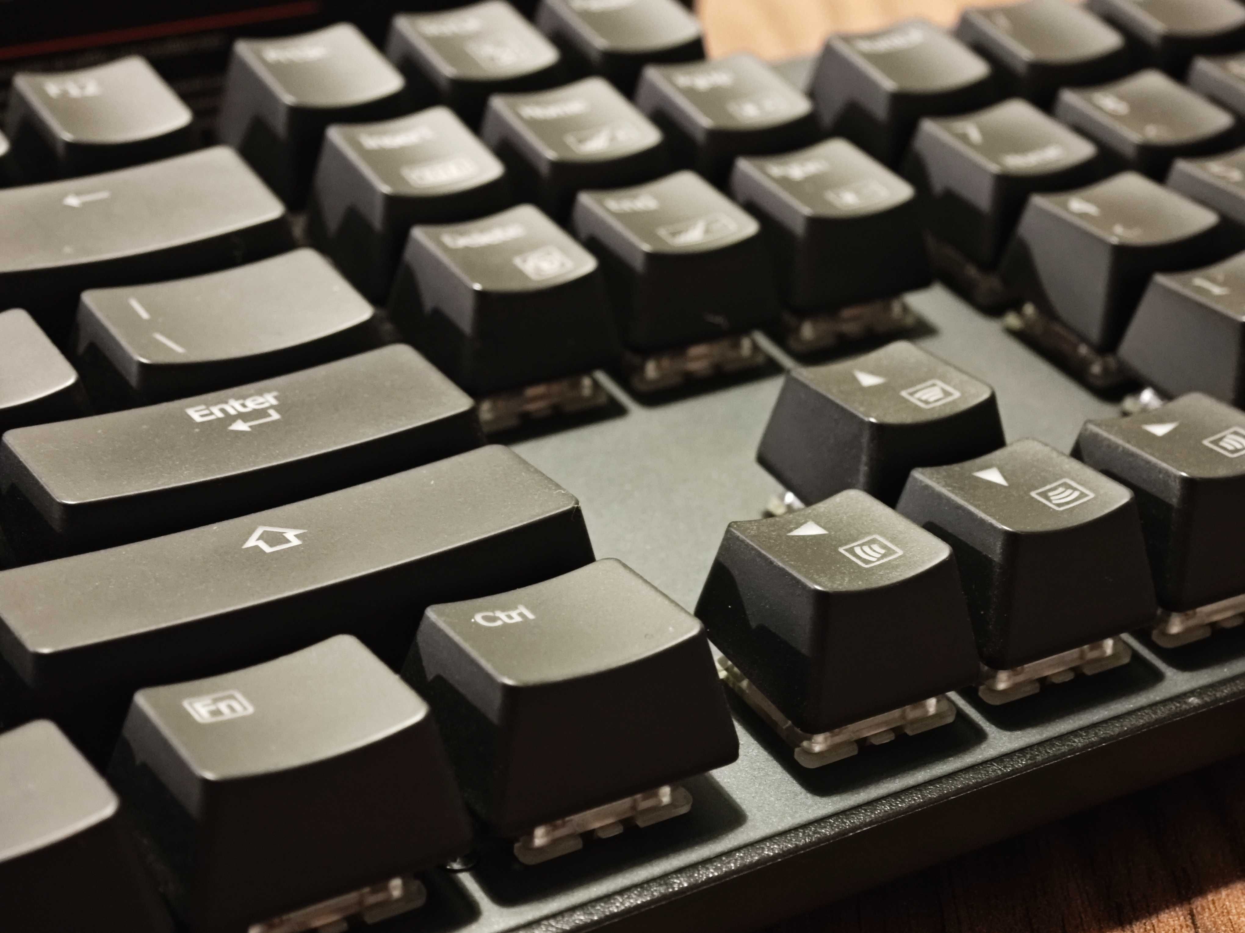 Gamingowa klawiatura mechaniczna Gigabyte Aorus K1 - super stan, RGB