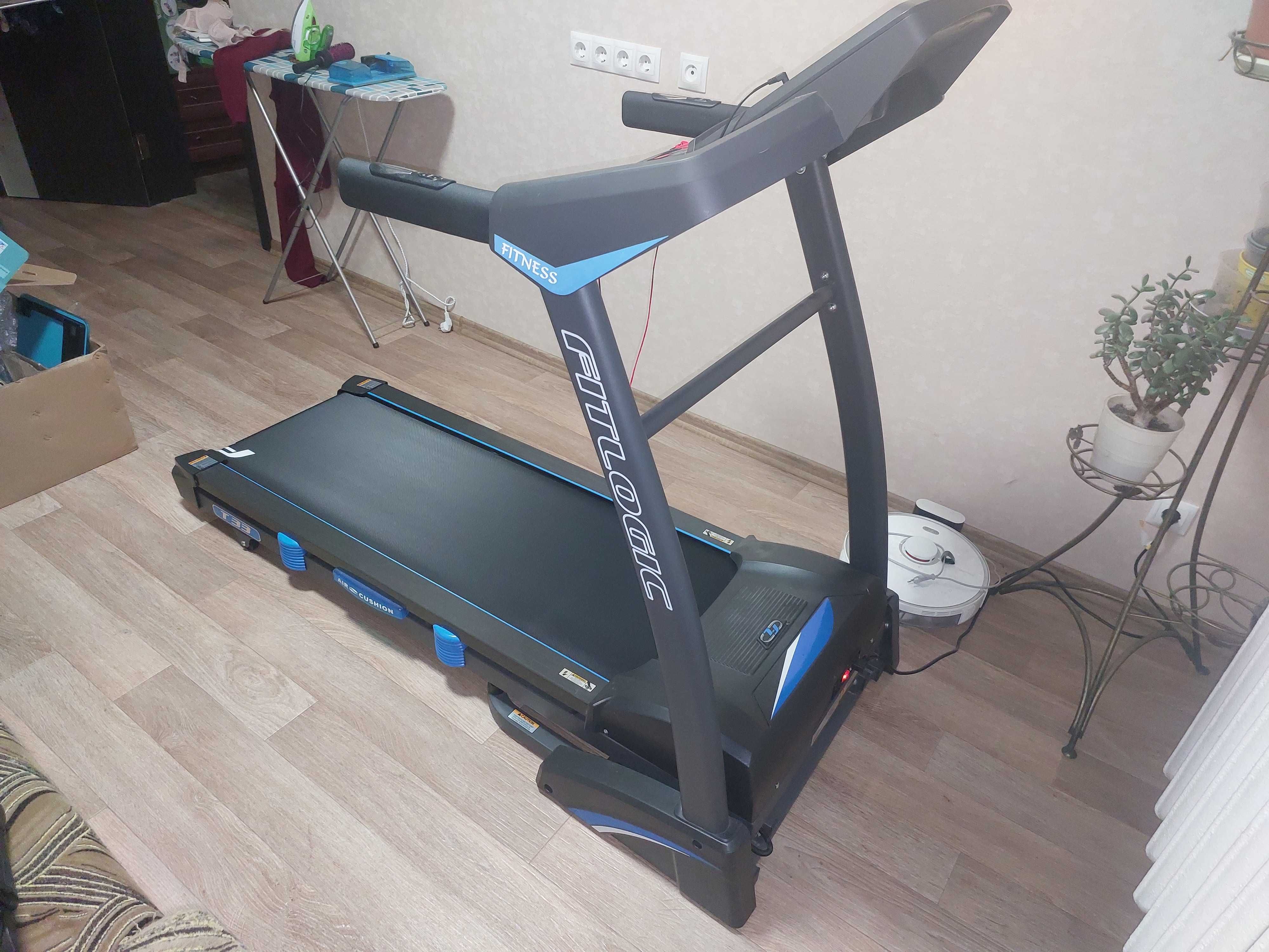 Бігова доріжка fitlogic T33