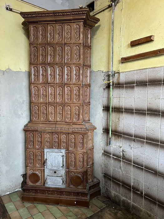 Кахельна піч, п'єц, стояк