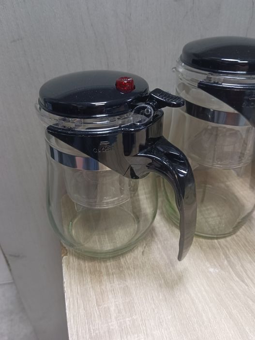 Гунфу тіпод заварник з системою зливу кнопочний скляний типот типод