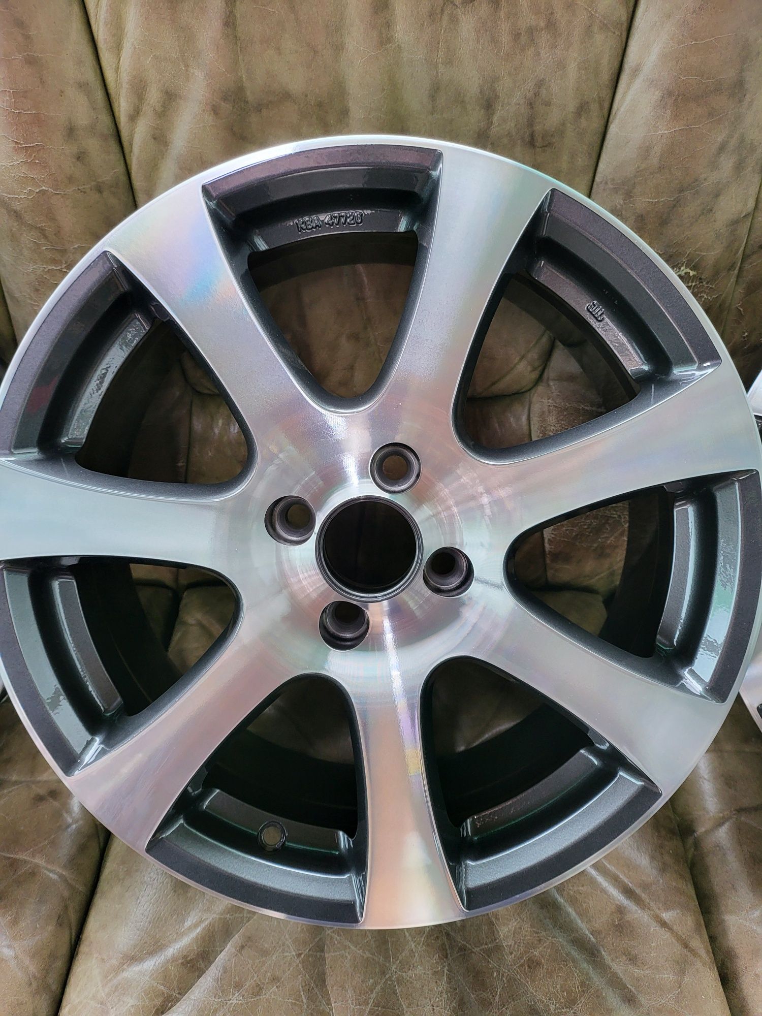 Felgi r17 4x100, nowe, et48