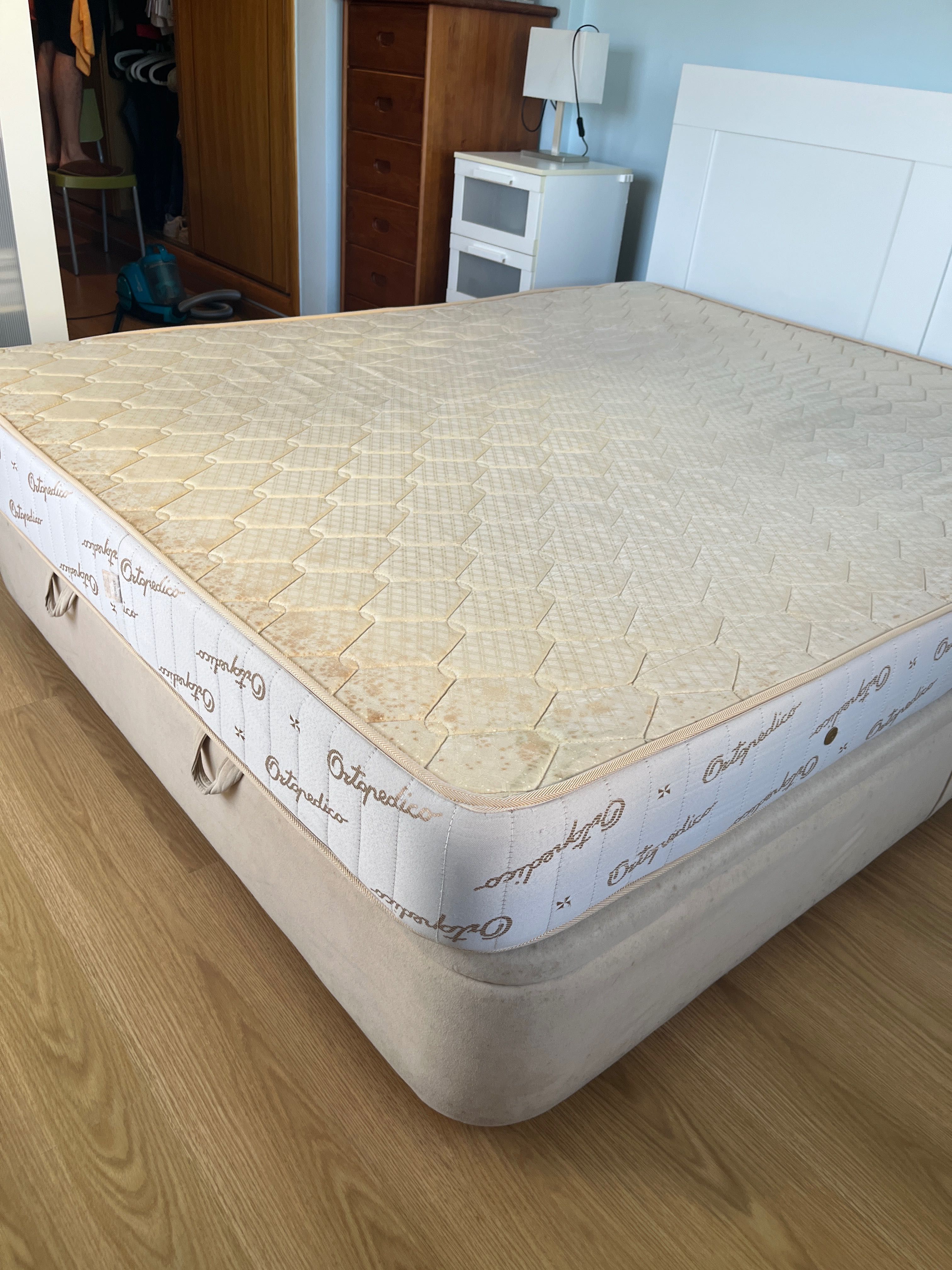 Cama de casal, sommier estrado elevatório