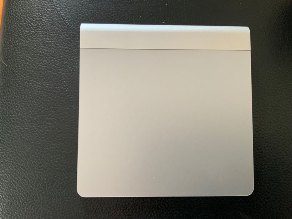 iMac 3.06 GHz intel core 2 Duo, 8 GB, NVDIA 512 MB, track pad wireless