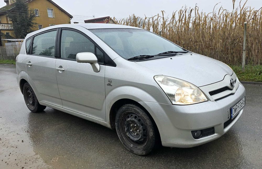 TOYOTA COROLLA VERSO II 2.0 D4D - 2005R - Hak , Szarej w PL.