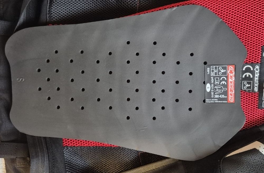 Kurtka motocyklowa alpinestars z garbem stan idealny. Model EN13595-1