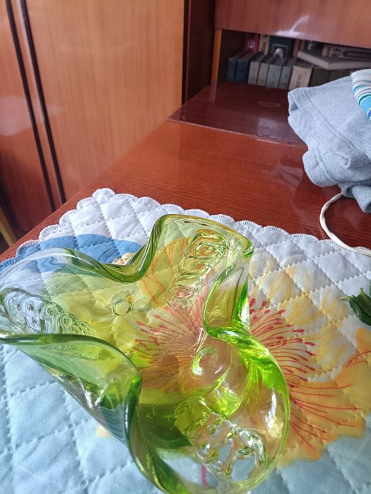 Ваза конфетница цветное стекло