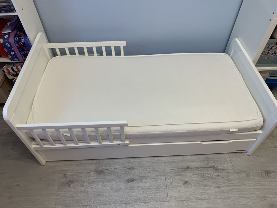 Łóżeczko Woodies 140x70 z materacem i szufladą