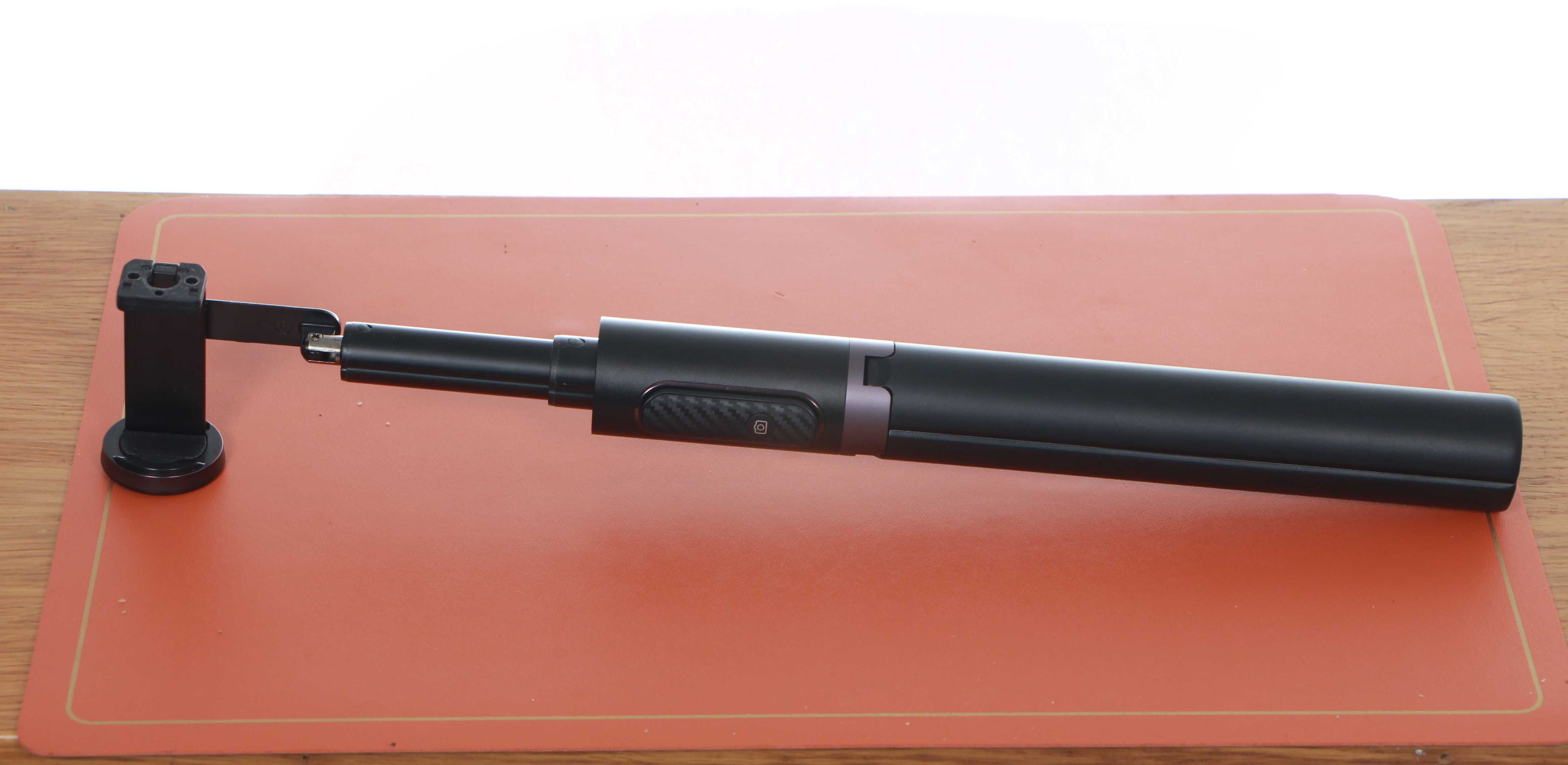 Uchwyt do telefonu monopod z pilotem selfie stick