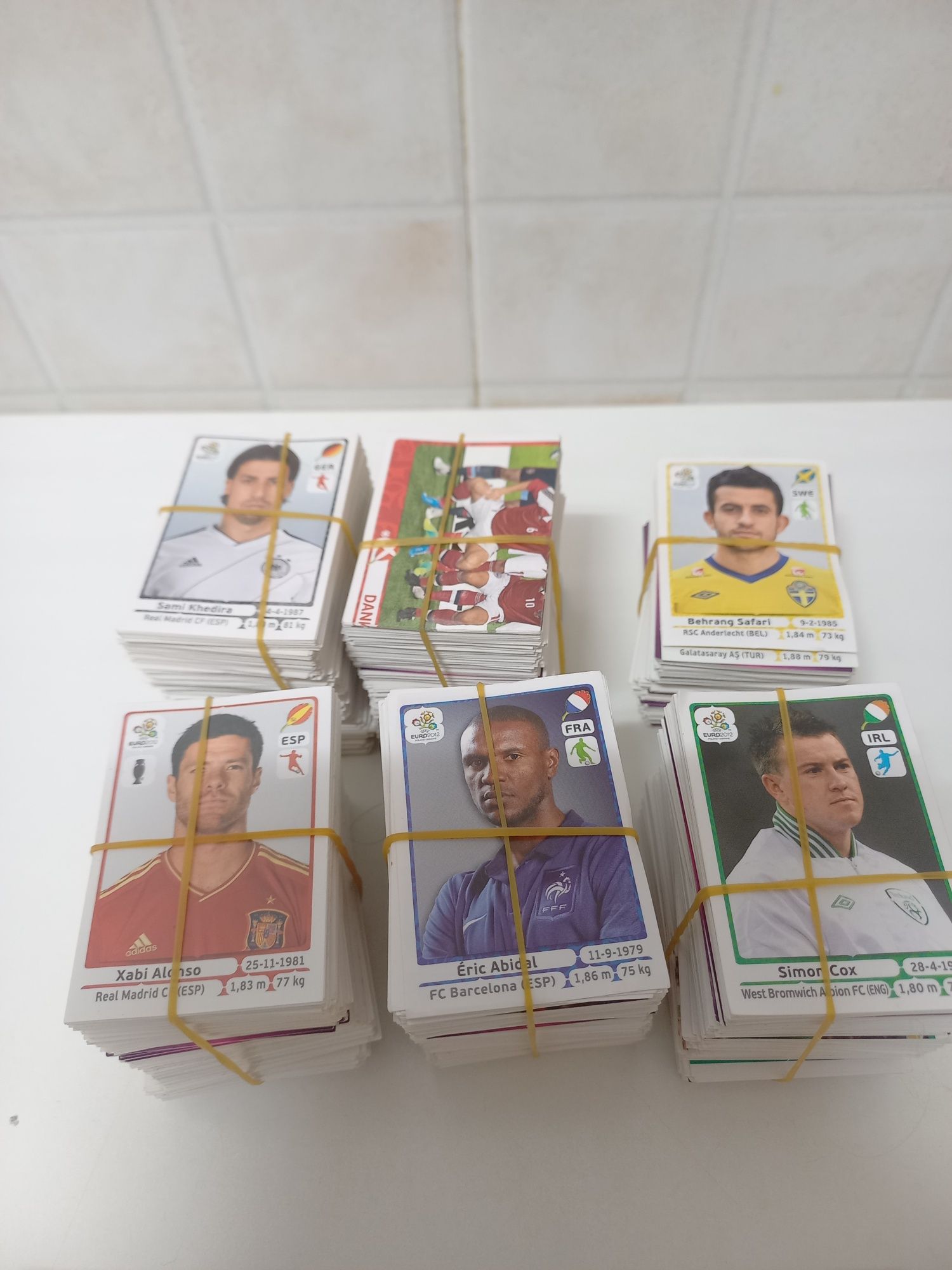 Cromos Euro 2012 troco ou vendo