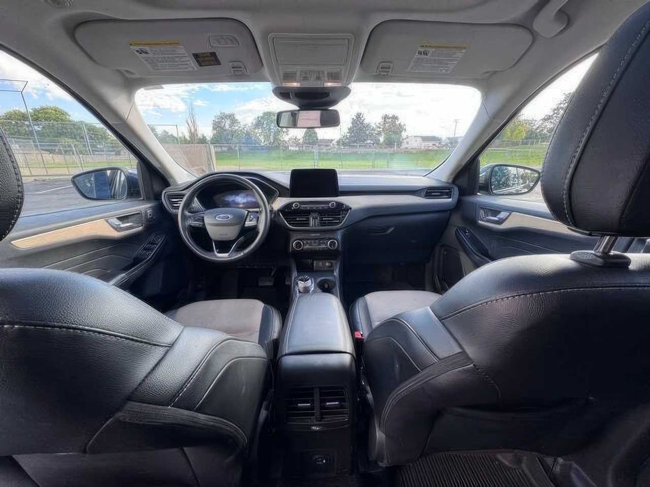 Ford Escape Titanium      2022