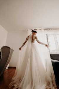 Suknia ślubna długi rękaw koronka odkryte plecy tiul beringer