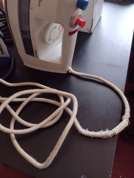 Żelazka firmy Philips i Beldray