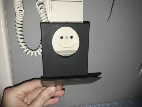 Poręczna podstawka do ładowania telefonu