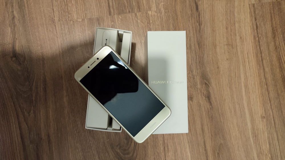 Vendo Huawei p8  lite 2017