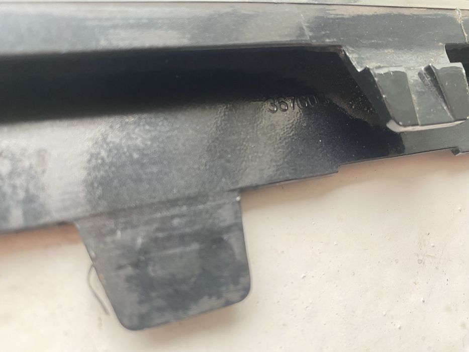 Бампер ,Накладка ,Молдинг переднього бампера jeep cherokee trailhawk