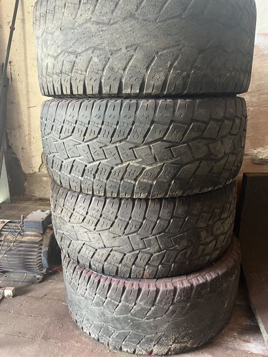Продам шини 325/60 R18