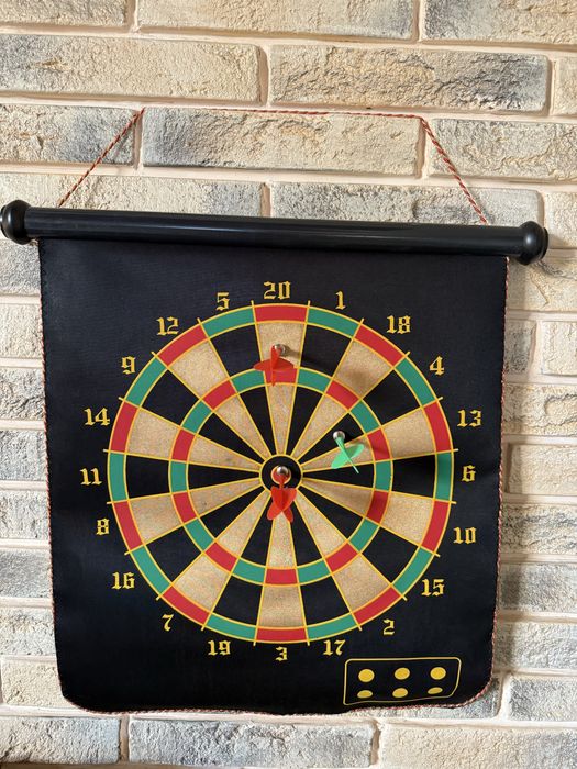 Дартс магнітний настінний