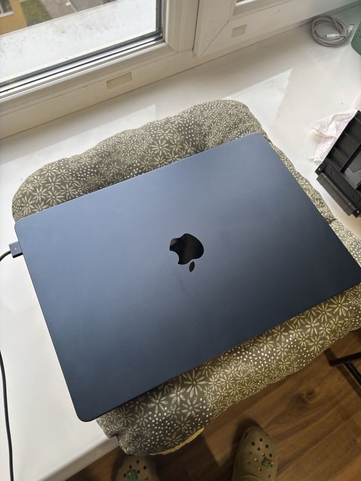 Macbook air m2 15” 8/256