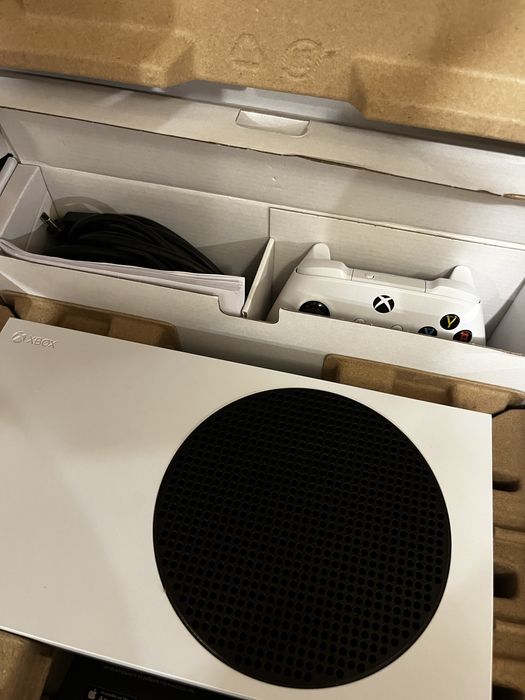 Xbox series S идеальное состояние