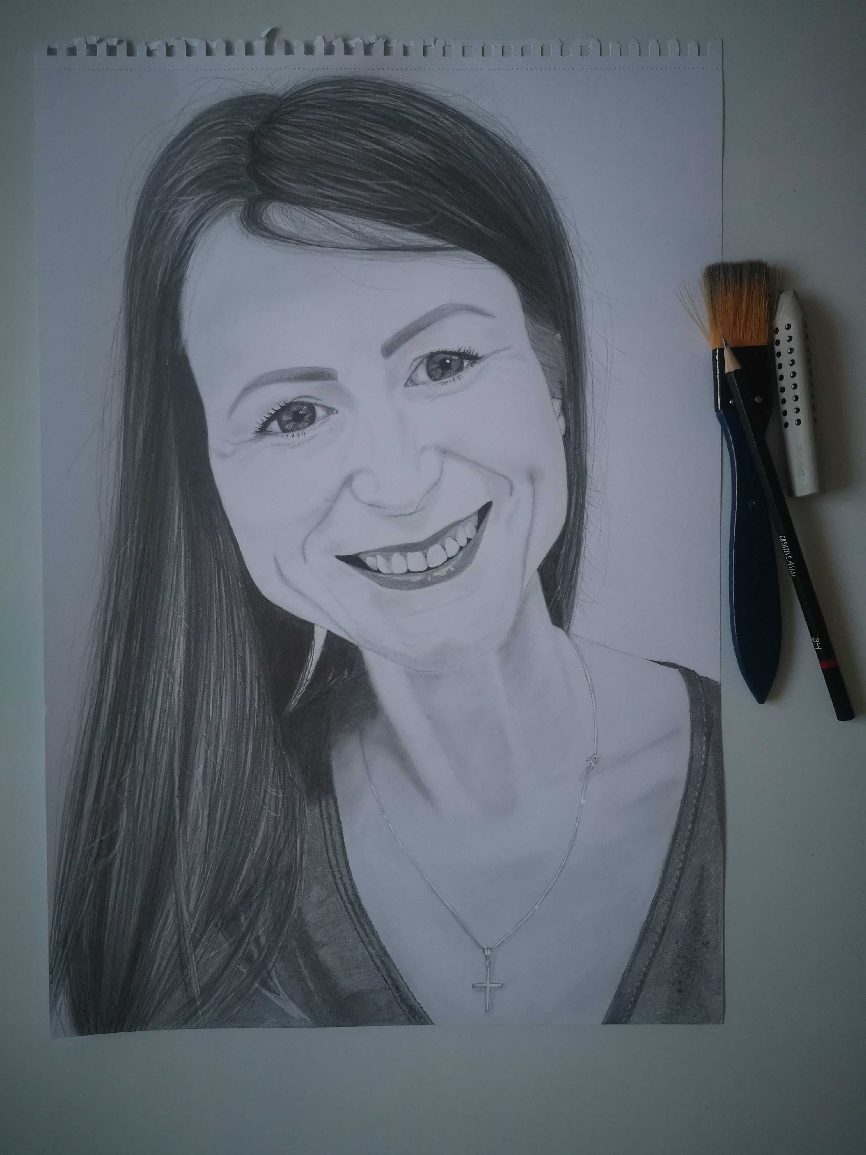 Rysunek portret ołówkami ze zdjęcia