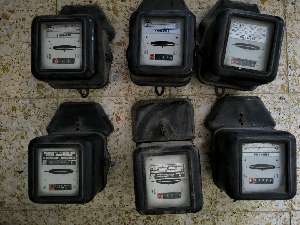 6 Contadores elétricos antigos