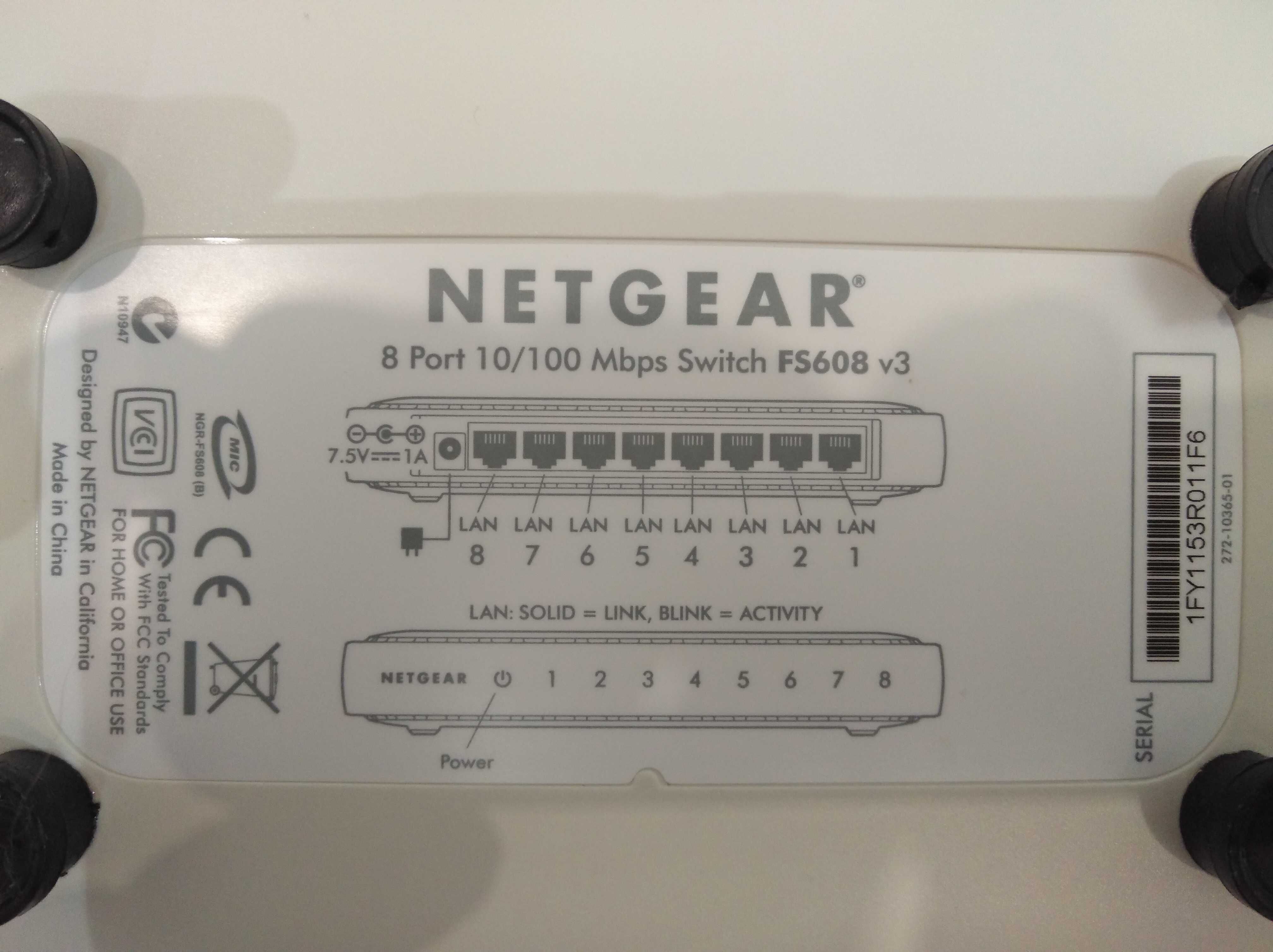 Switch NETGEAR FS608 v3 (8 port 10/100Mbps)